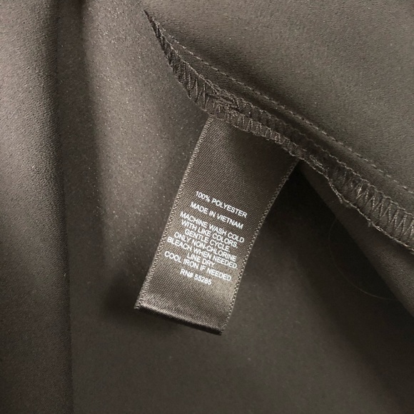 EUC Express Split Back Sheer Tank - Picture 6 of 6